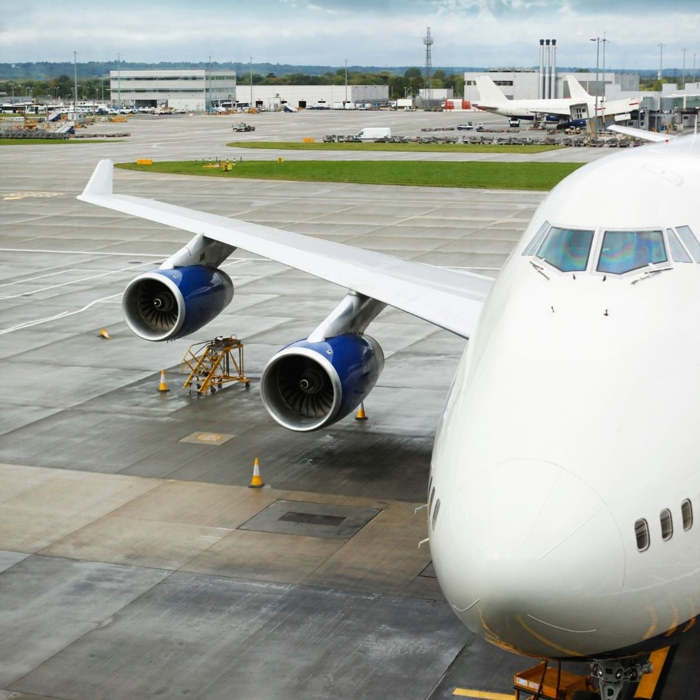 London airports, London tourism, guide to London in English. Travel to london.