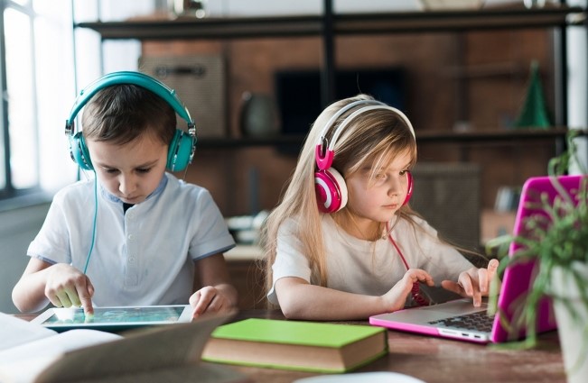 Une lampe intelligente pourrait aider vos enfants à faire leurs devoirs