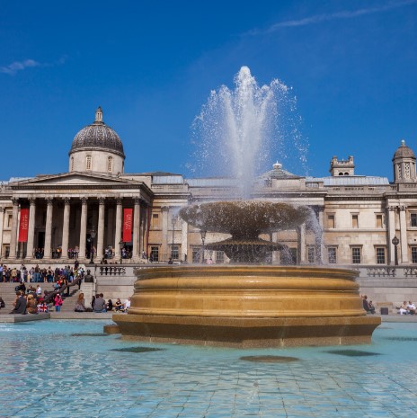 Trafalgar Square,, London tourism, guide to London in English. Travel to london.