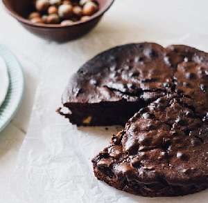 recipe for making No-bake chocolate and hazelnut cake