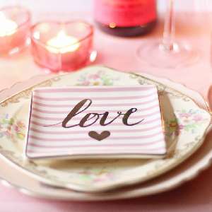 How to organize a romantic dinner?
